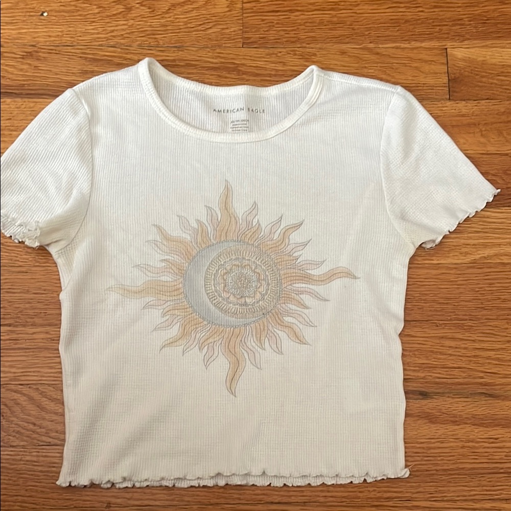 American Eagle Outfitters Sun Graphic Tee